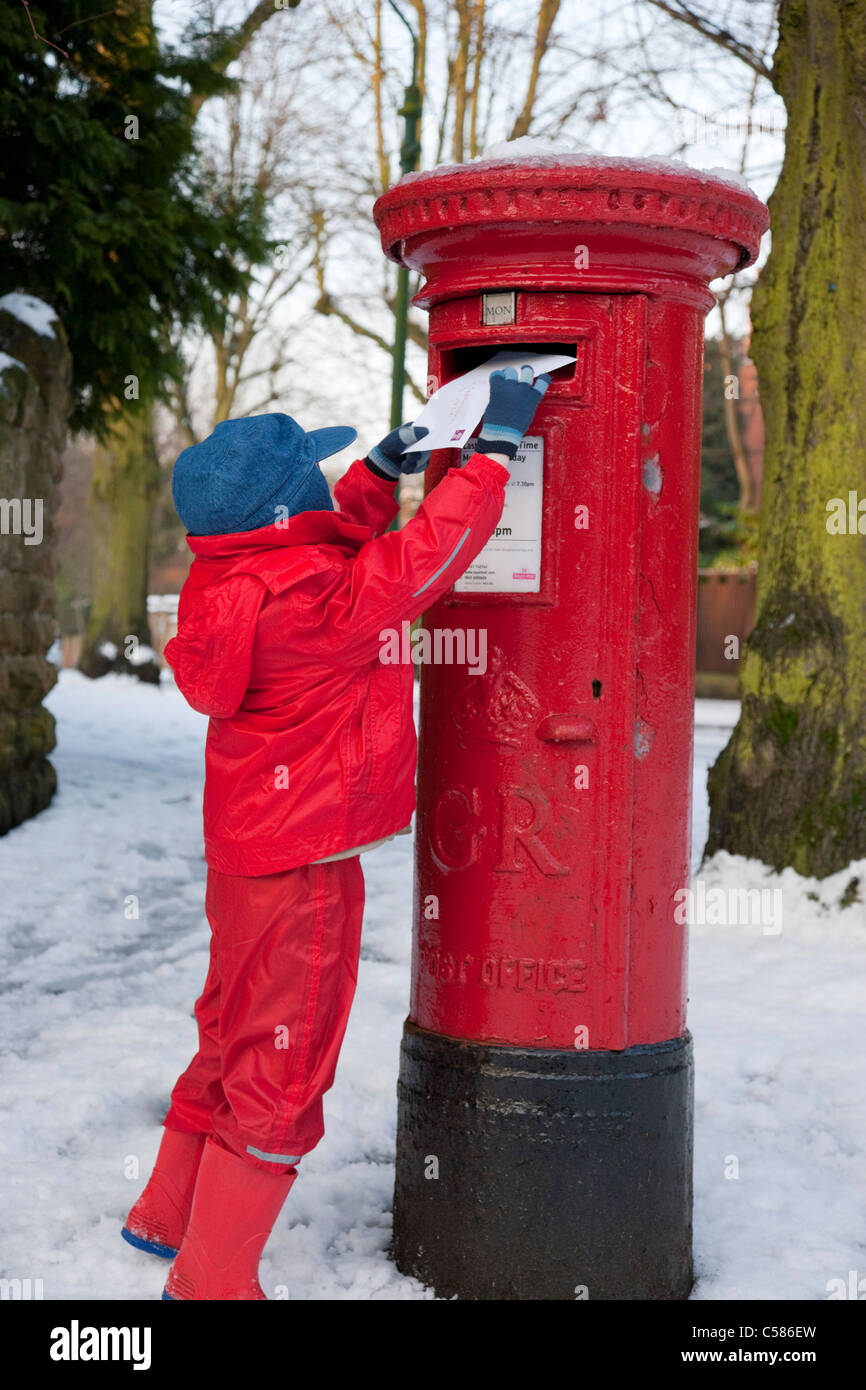 Poster une lettre au Père, en Angleterre. Banque D'Images