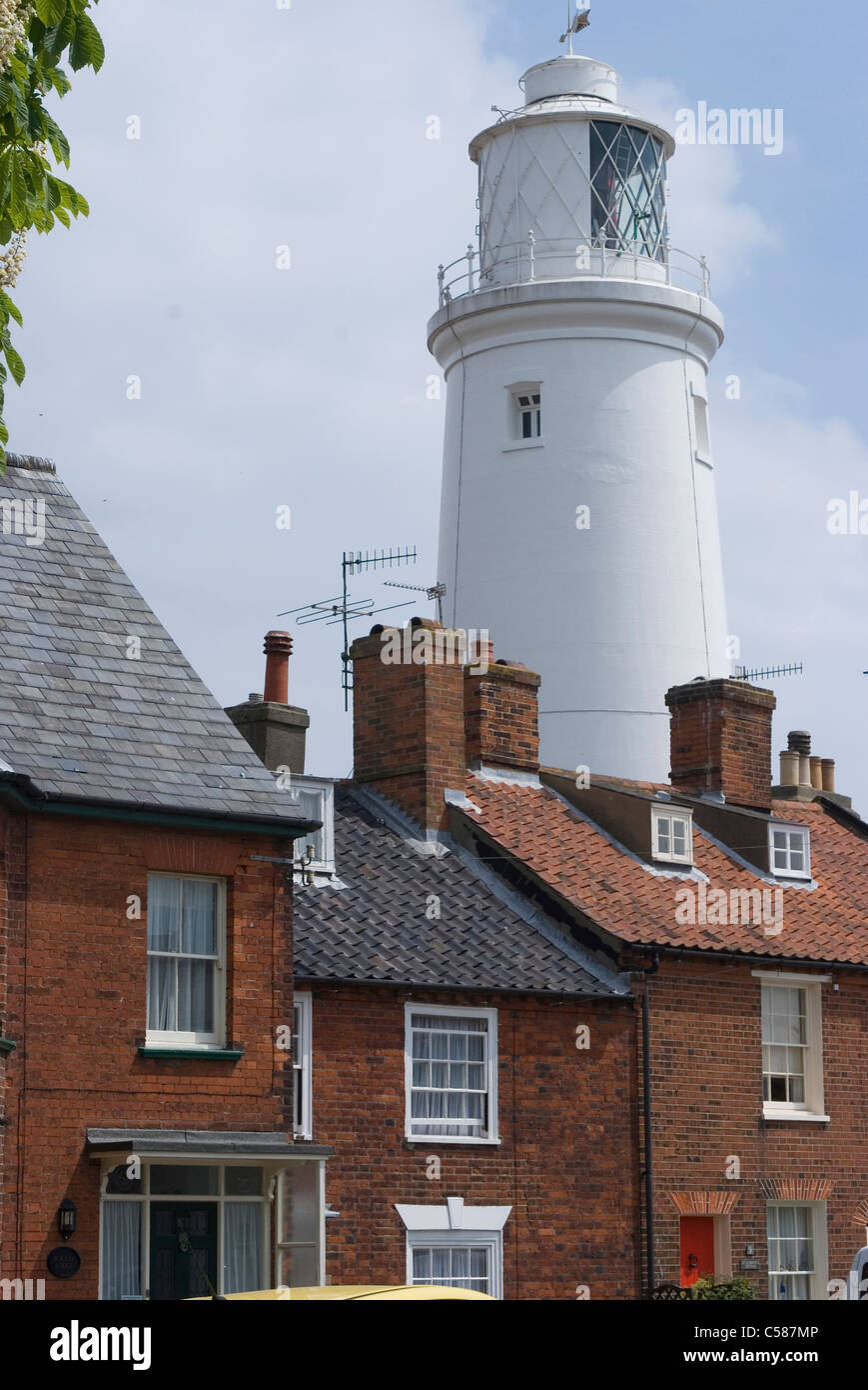 Avec vue sur la ville derrière le phare, Southwold, Suffolk, Angleterre Banque D'Images