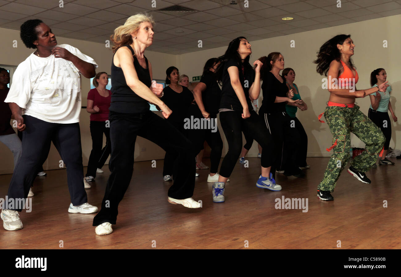 La danse Zumba Fitness instructeur de conditionnement physique les femmes Photo Stock Alamy
