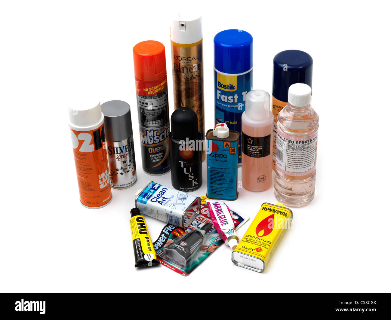 Une collection de produits domestiques qui sont parfois utilisés comme  substances inhalées Photo Stock - Alamy