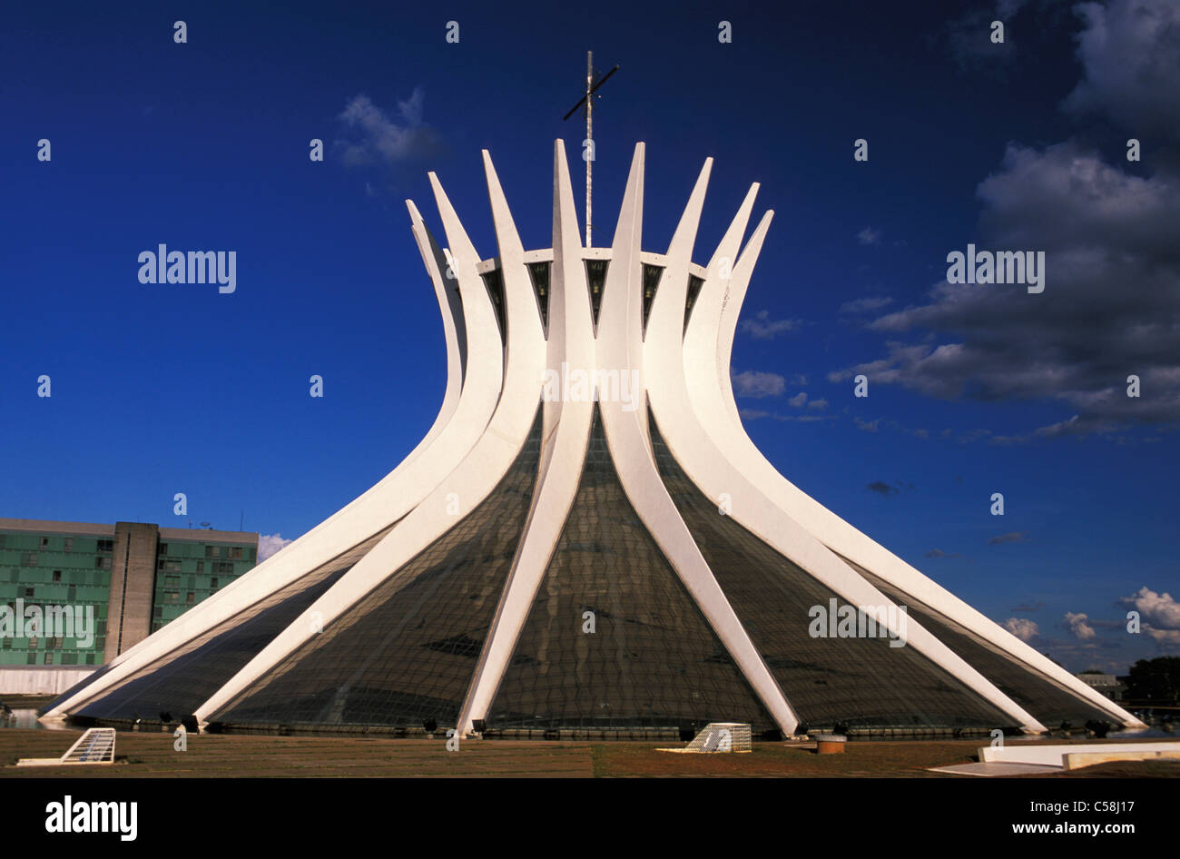 Cathédrale, Brasilia, Brésil, Amérique du Sud, de la toiture, de l'architecture Banque D'Images