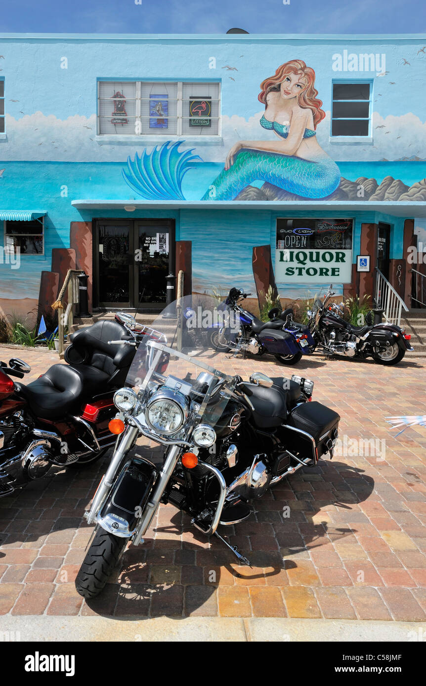 Motos, magasin d'alcool, sirène, murale, Fort Myers Beach, Florida, USA, United States, Amérique, prêt de vélos Banque D'Images