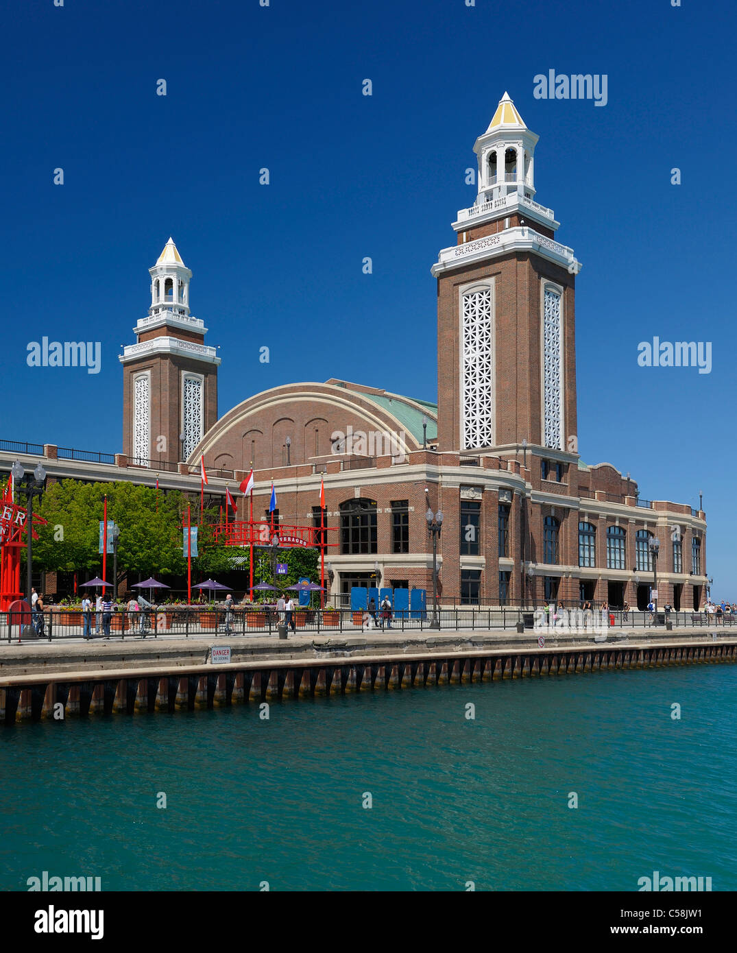 Le Navy Pier, Chicago, Illinois, USA, United States, l'Amérique, de l'eau, tours Banque D'Images