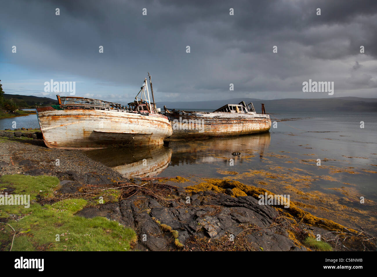 Salen ; vieux ; bateaux ; Mull Ecosse Banque D'Images