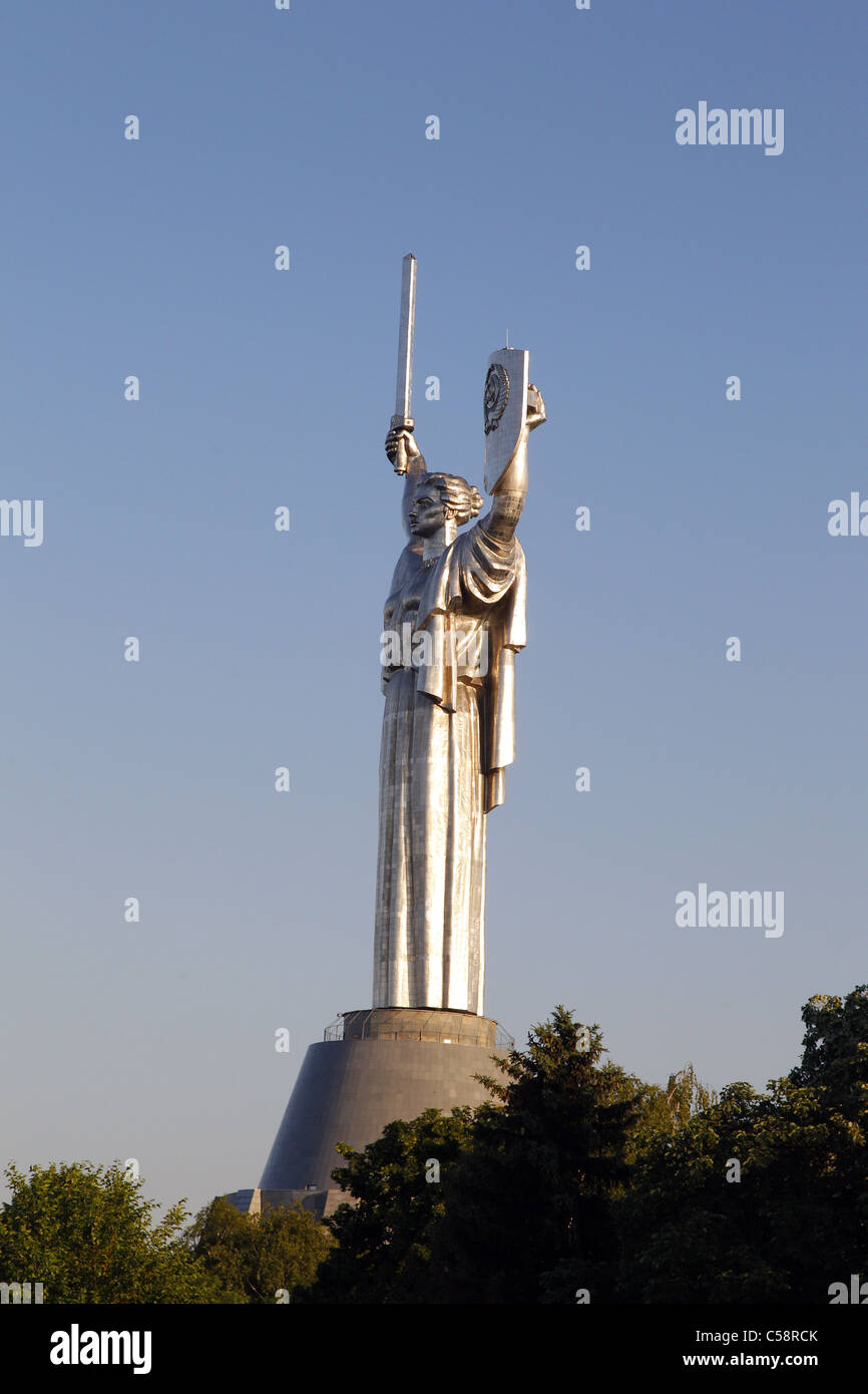 STATUE DE LA MÈRE PATRIE KIEV UKRAINE 15 Juin 2011 Photo Stock Alamy