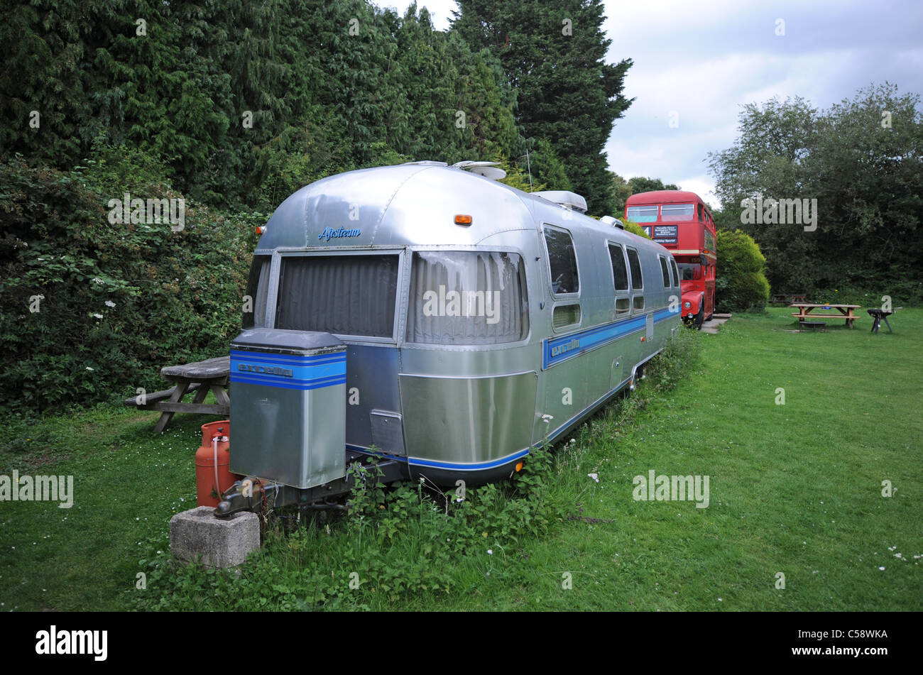 Le Blackberry Farm camping à Vuiteboeuf de Genève à Sussex, où le propriétaire Tim Johnson loue des différents styles de caravanes Banque D'Images