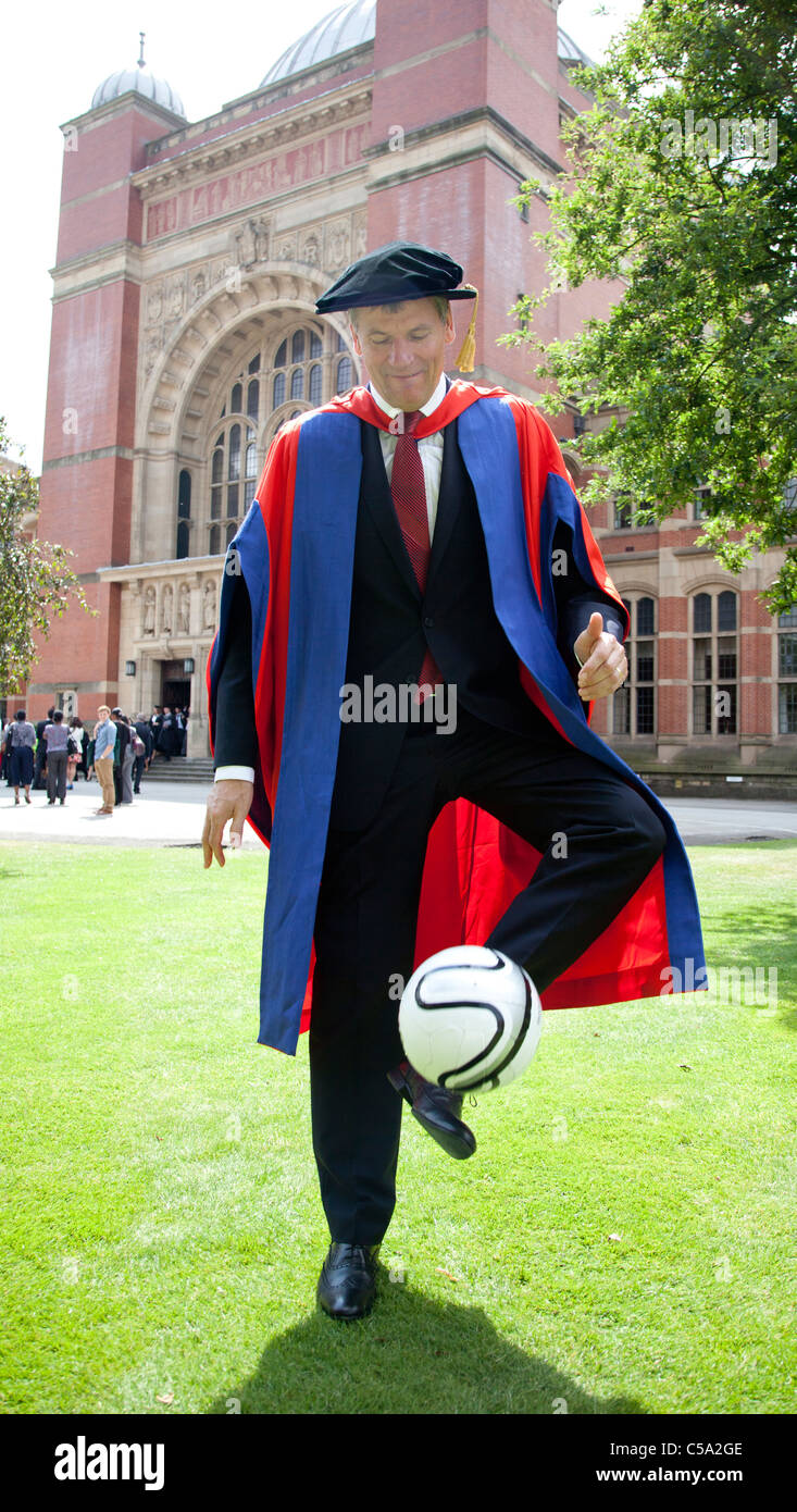 David Gill, chef de la direction de Manchester United Football Club obtient son diplôme honorifique de l'Université de Birmingham, Angleterre, Banque D'Images