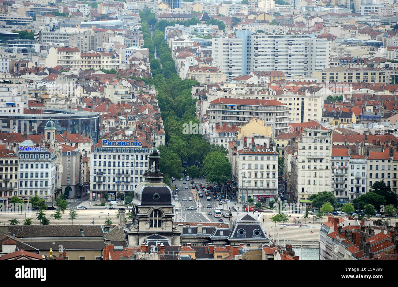 Vue panoramique de Lyon de la colline de Fourvière. Banque D'Images