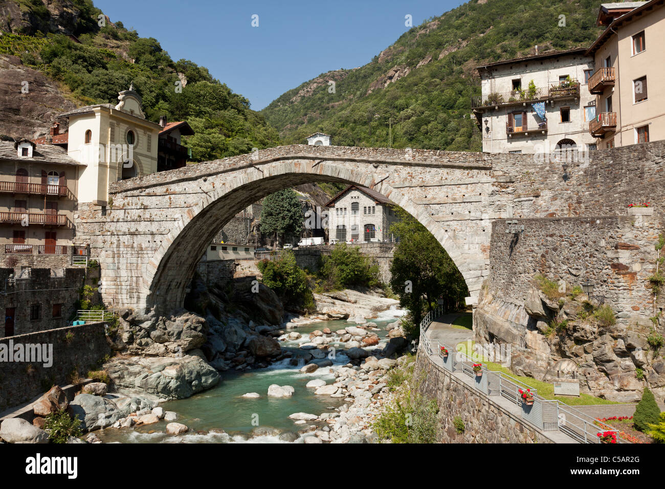 Pont Romain à Pont Saint Martin, de la vallée d'aoste, Italie Banque D'Images