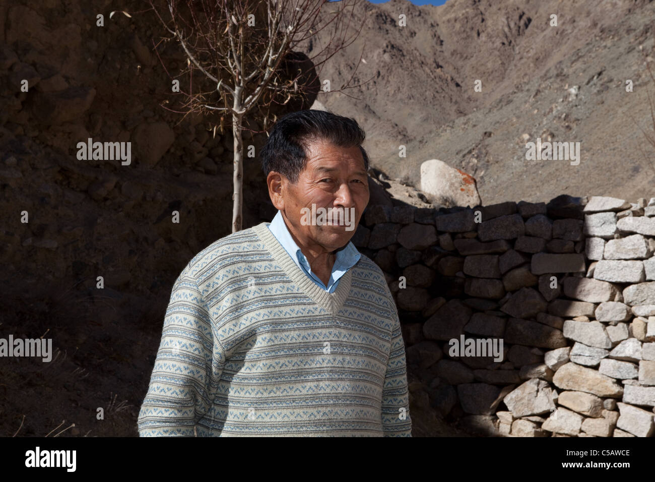 Monsieur Chewang Norphel glacier artificiel à son projet en Nang. Il dispose de 10 projets dans la région pour apporter de l'eau pour les villages locaux. Banque D'Images