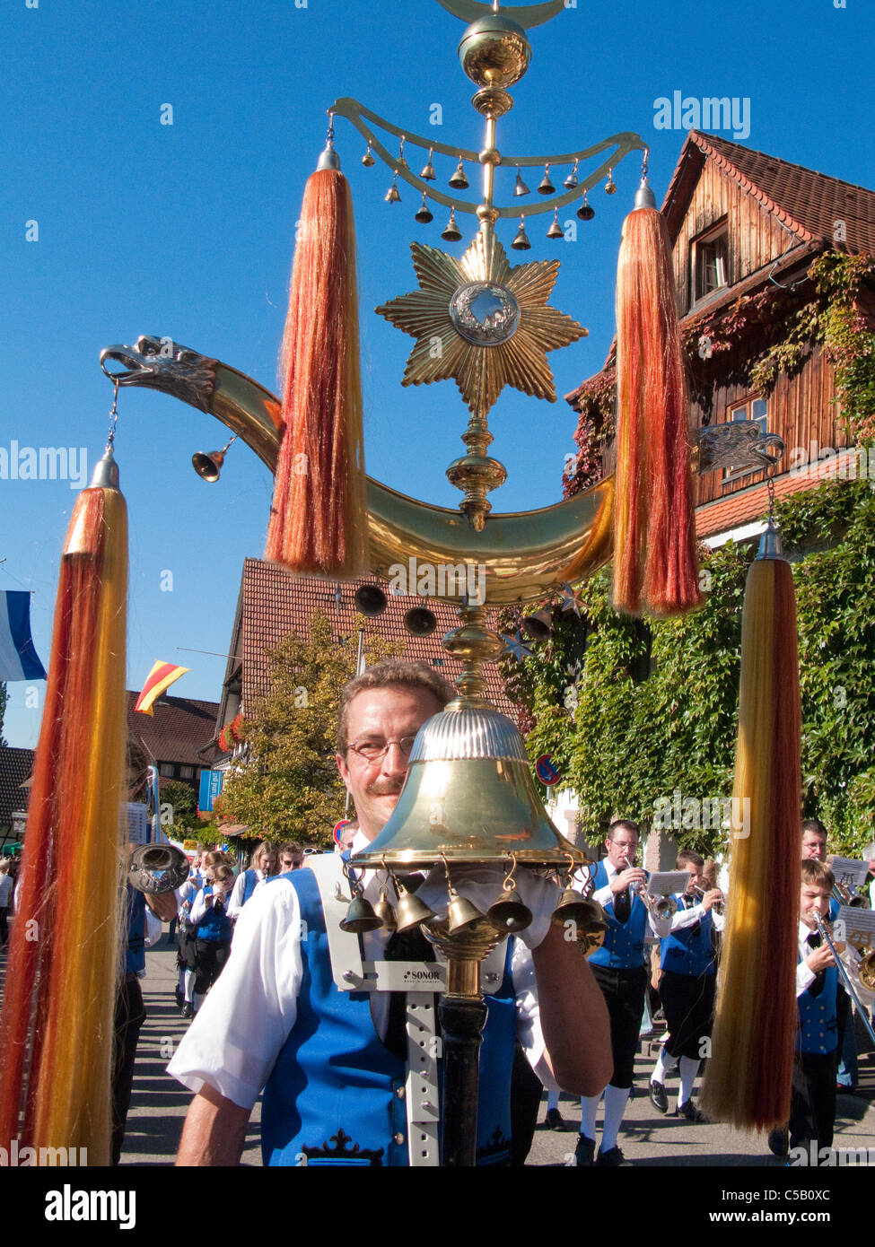 Musikkapelle Festumzug, Erntedankfest und Weinfest à Sasbachwalden Schwarzwald, Harvest Festival Thanksgiving Day, forêt noire Banque D'Images