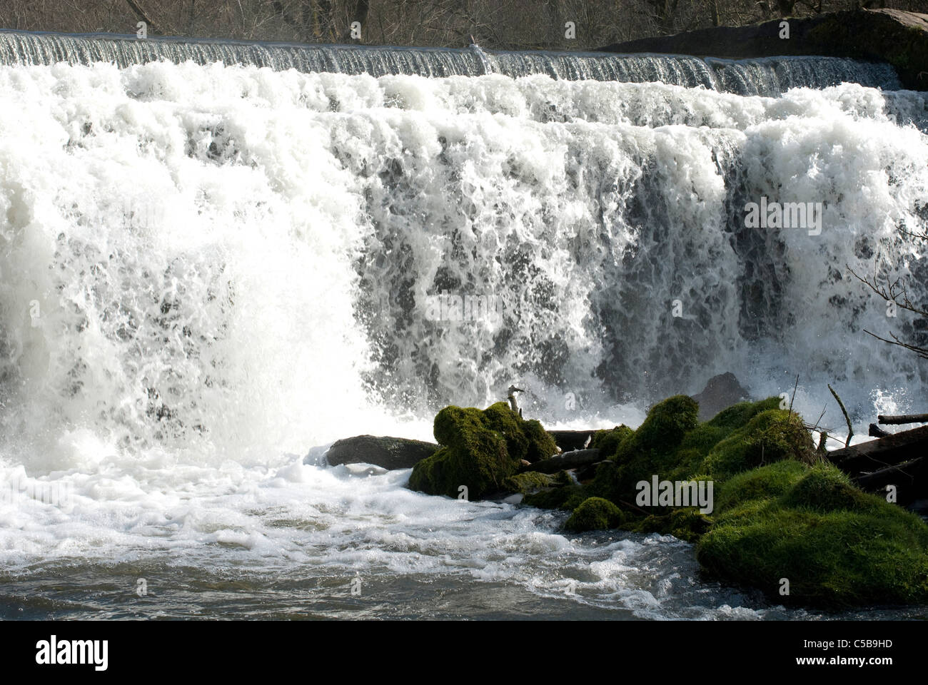 Le déversoir à Dale Monsal, Derbyshire Peak District, Banque D'Images