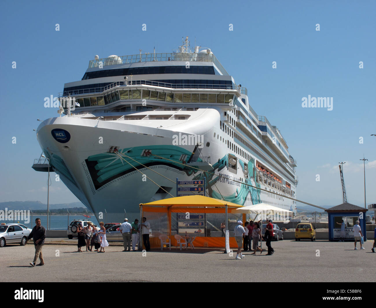 Le navire de croisière Norwegian Jade dans Katakolon Grèce Banque D'Images