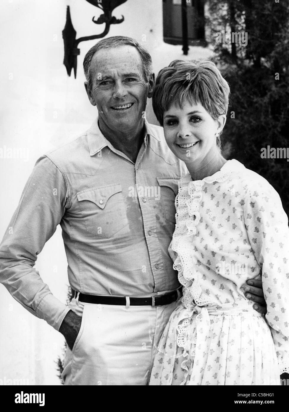 HENRY FONDA acteur américain avec sa dernière épouse actrice Shirlee Mae Adams vers 1966. Ils sont restés mariés jusqu'à sa mort en 1982. Banque D'Images