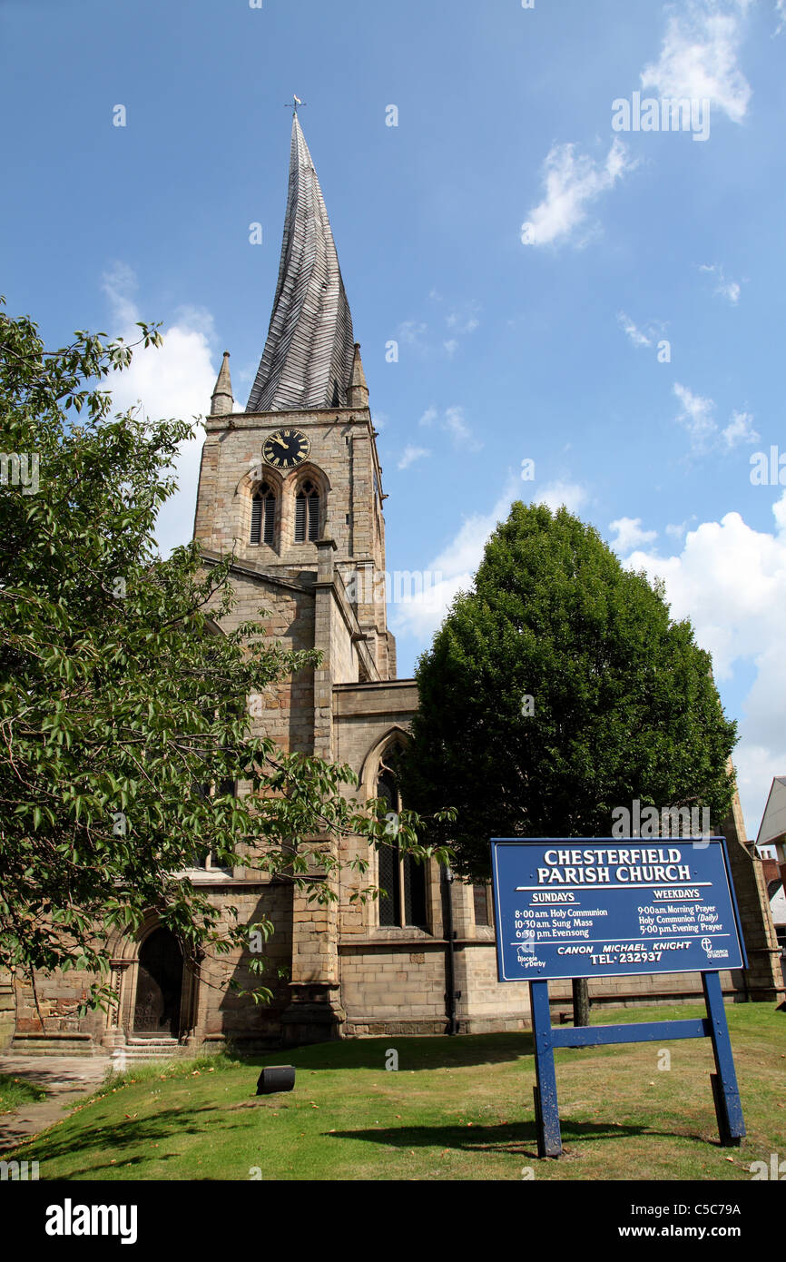 Chesterfield église paroissiale de St Mary's à crooked spire à Chesterfield, Angleterre, Royaume-Uni Banque D'Images