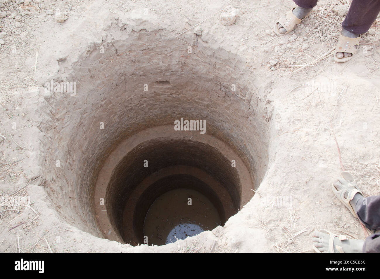 Un nouveau puits a été creusé pour une source d'eau dans Nienebale Mali Afrique de l'Ouest Banque D'Images