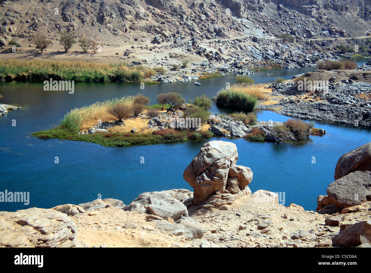 Première cataracte du Nil vu du dessus de l'île de Sehel, Assouan, Egypte Banque D'Images