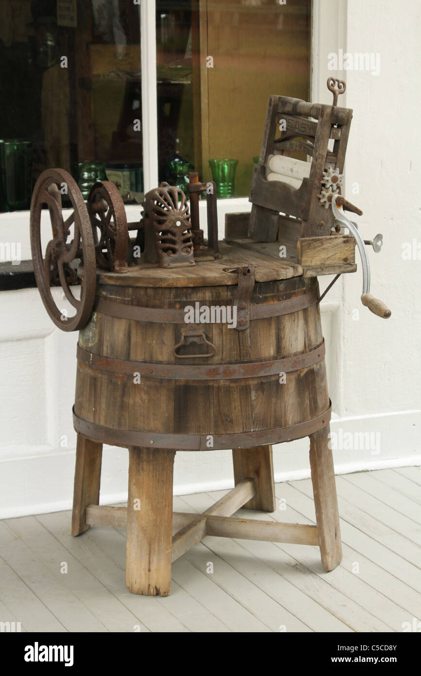 Vieux Vêtements d'essorage Machine à laver. Canfield juste. Foire du Comté de Mahoning. Canfield, Ohio, USA. Banque D'Images