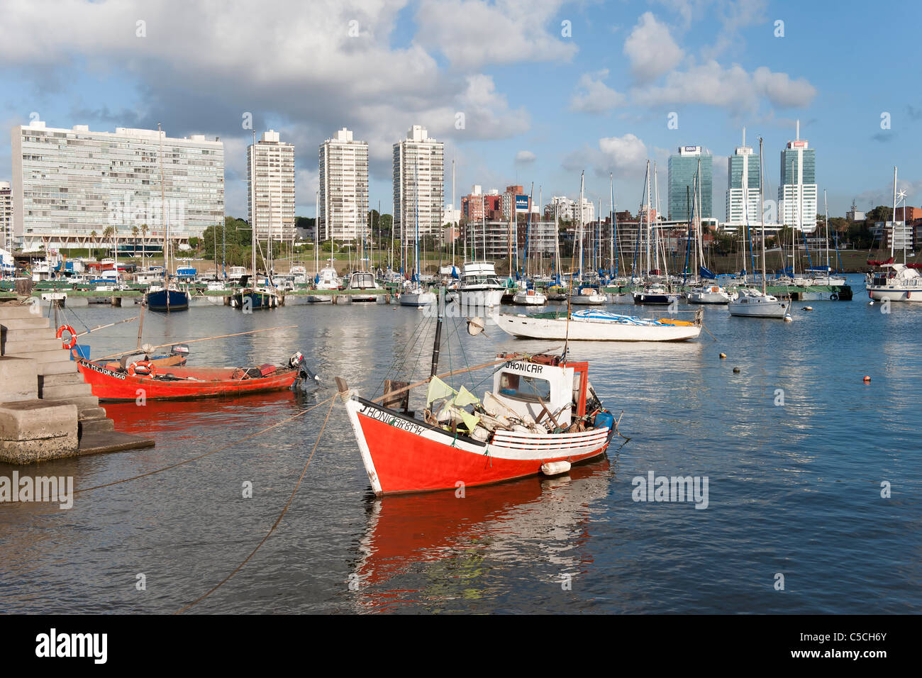 Montevideo, Uruguay et skyline marina, l'Amérique du Sud Banque D'Images