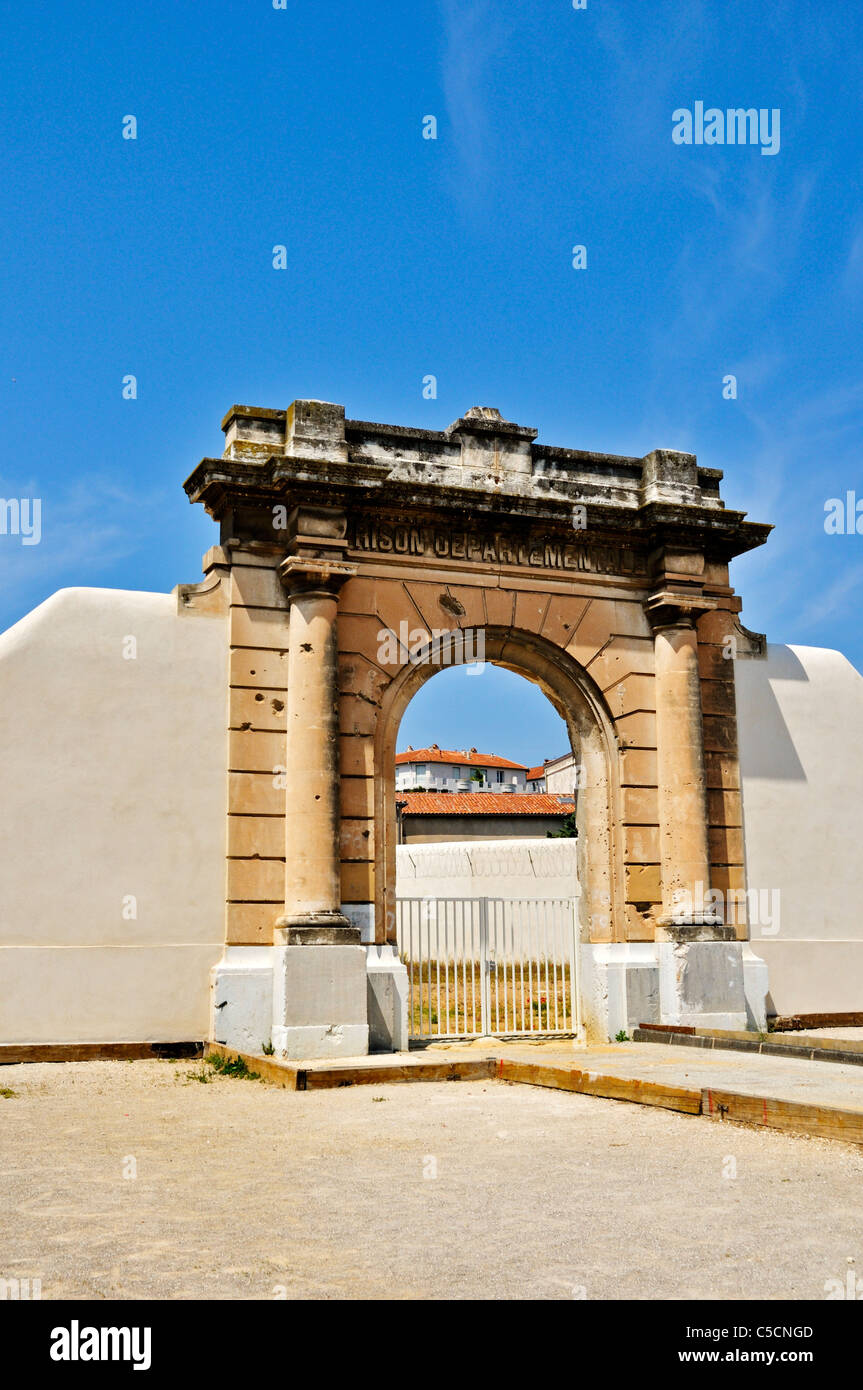 La conservé porte sur l'antique prison Saint-Roche qui a été démoli en 2010, Toulon, France Banque D'Images