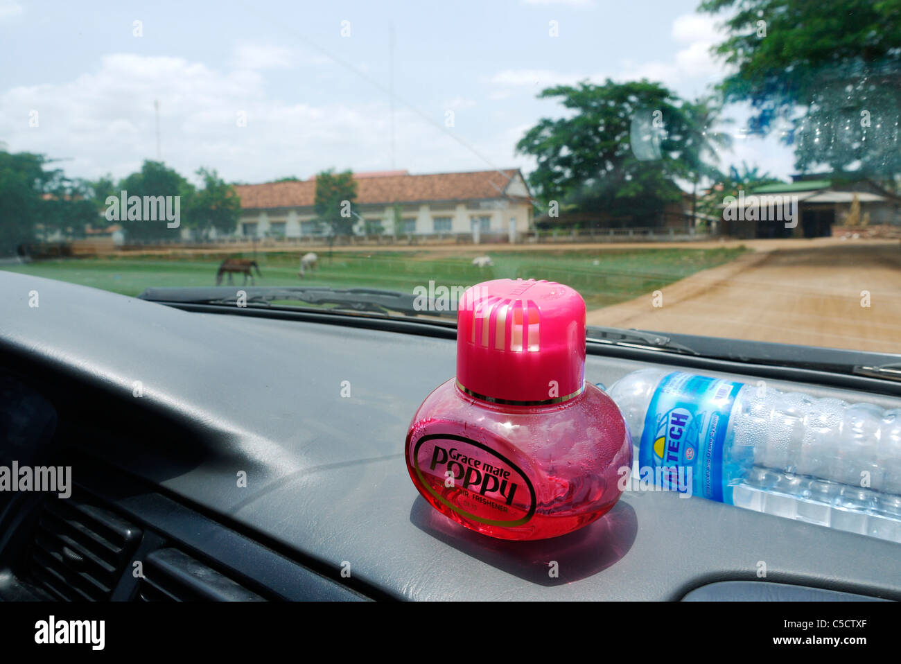 Paysage, bouteille, eau, dans la voiture, voyage, Cambodge, cambodgien Banque D'Images