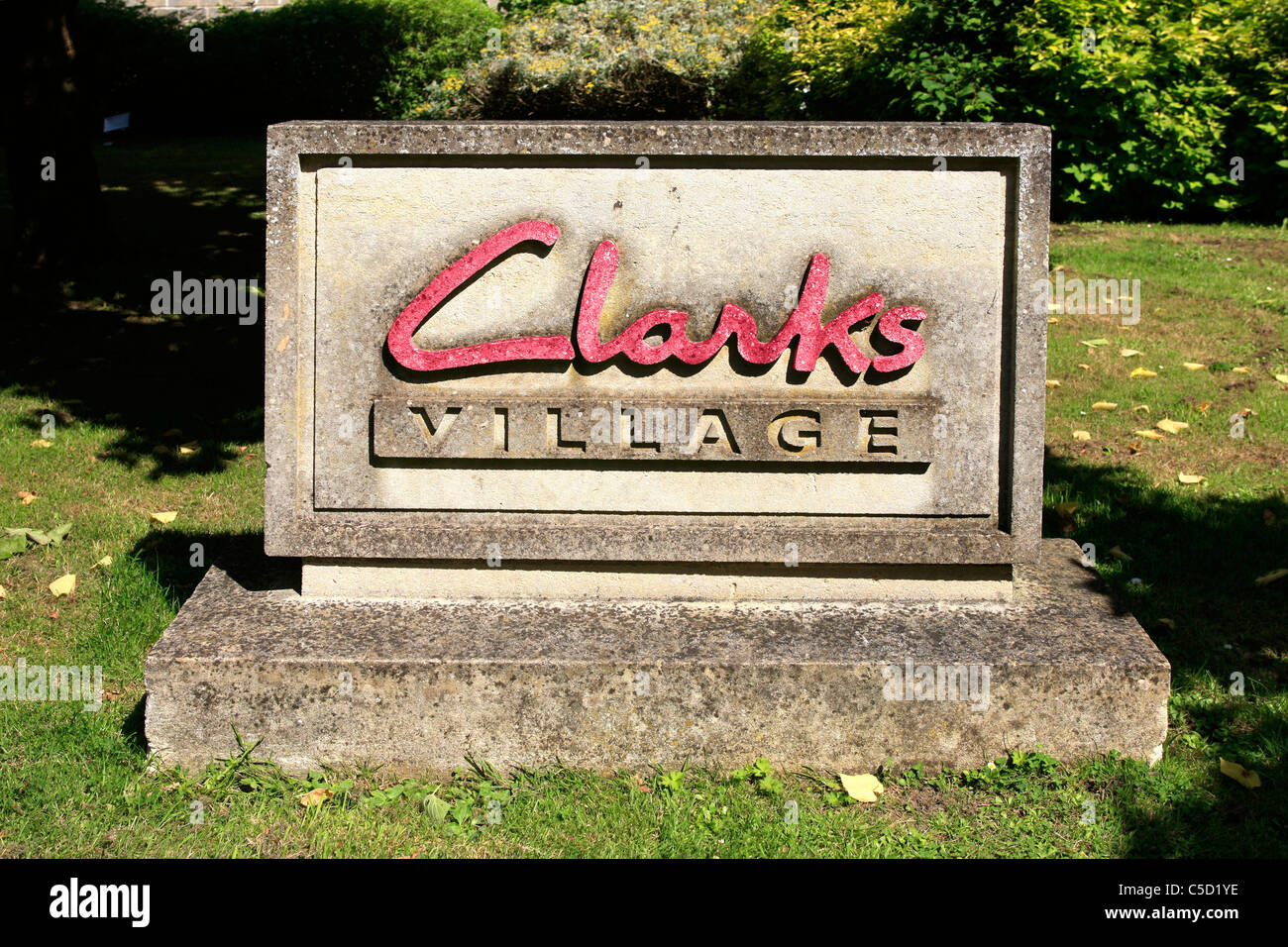 Socle en pierre à Clarks Village Somerset Street Banque D'Images