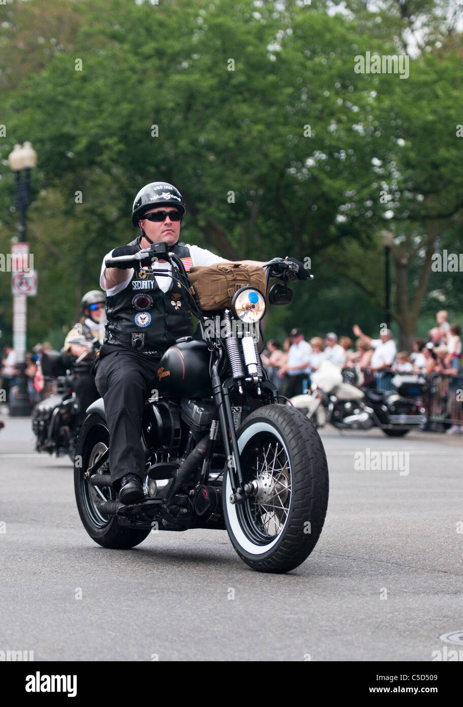 Washington DC, les participants de l'opération Rolling Thunder sur Memorial Day 2011 rouler sur l'Avenue de l'indépendance. Banque D'Images