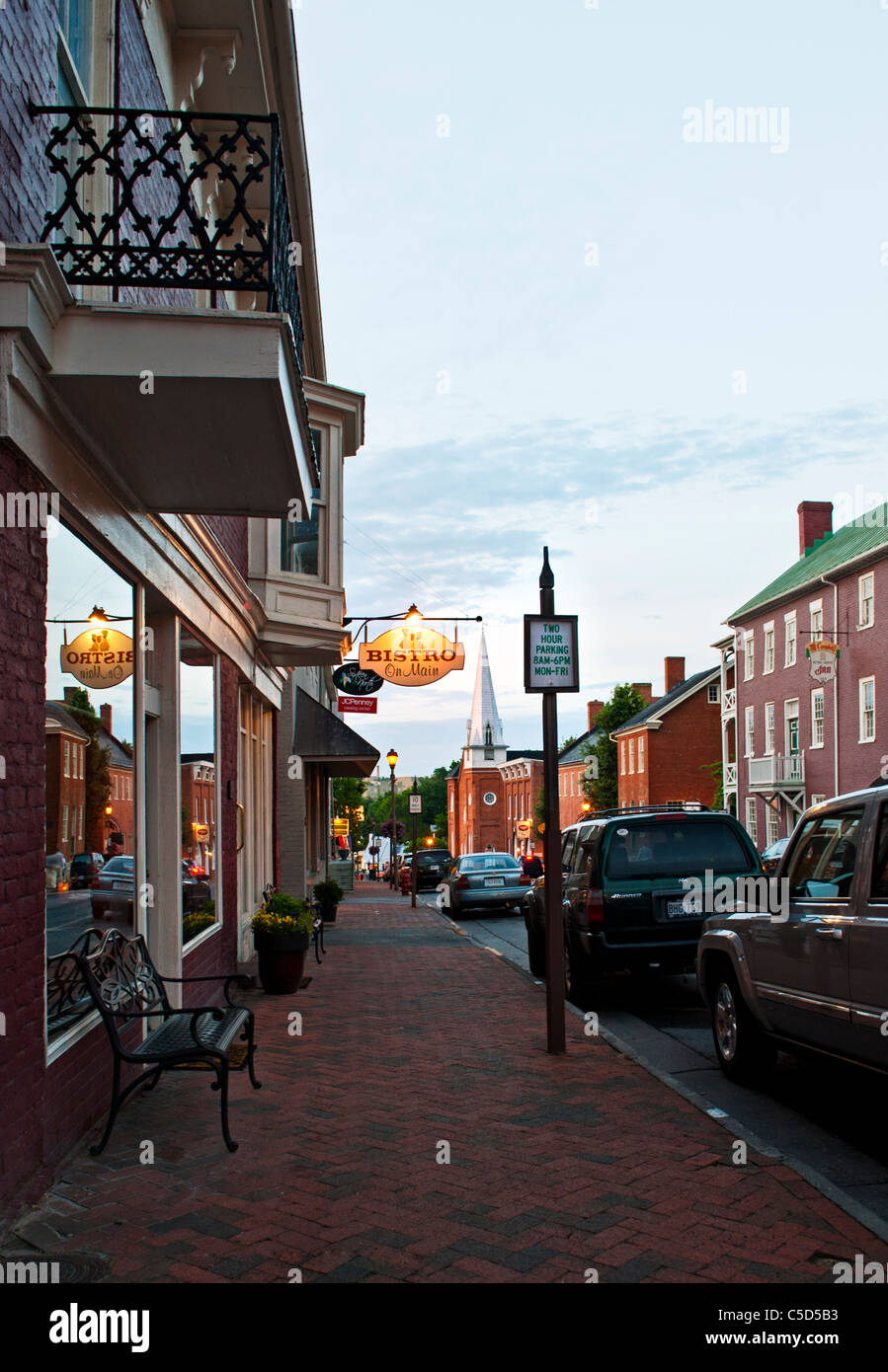 Main Street, Lexington, Virginia au crépuscule Banque D'Images