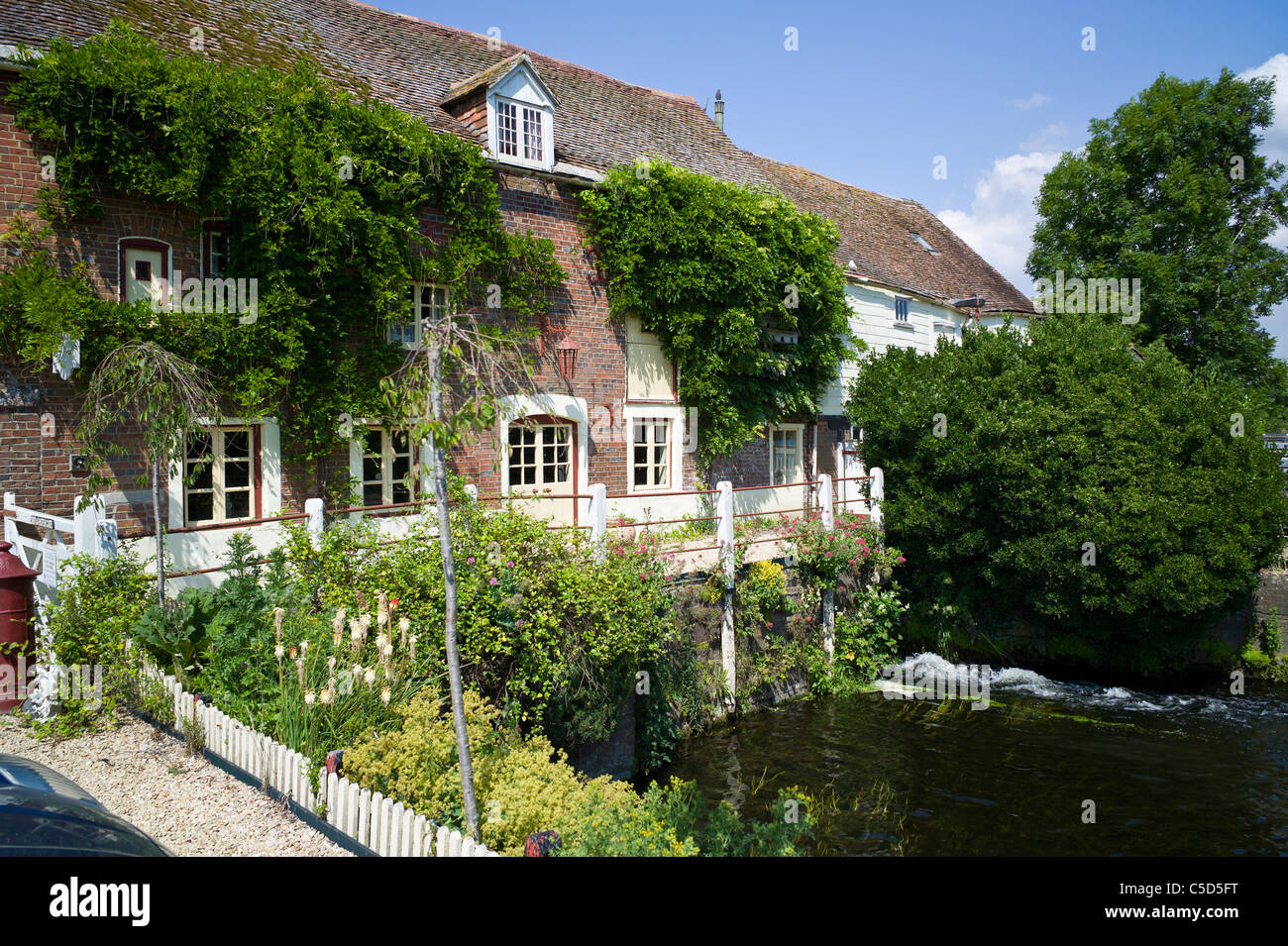 Corfe Mullen moulin sur rivière Stour à Dorset England UK Banque D'Images