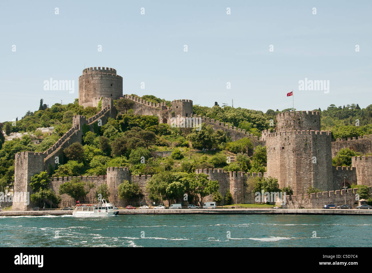 Rumelihisarı Rumelian château est une forteresse Rumeli Istanbul Turquie rive européenne du Bosphore sultan Sultan Ottoman Mehmed II Banque D'Images