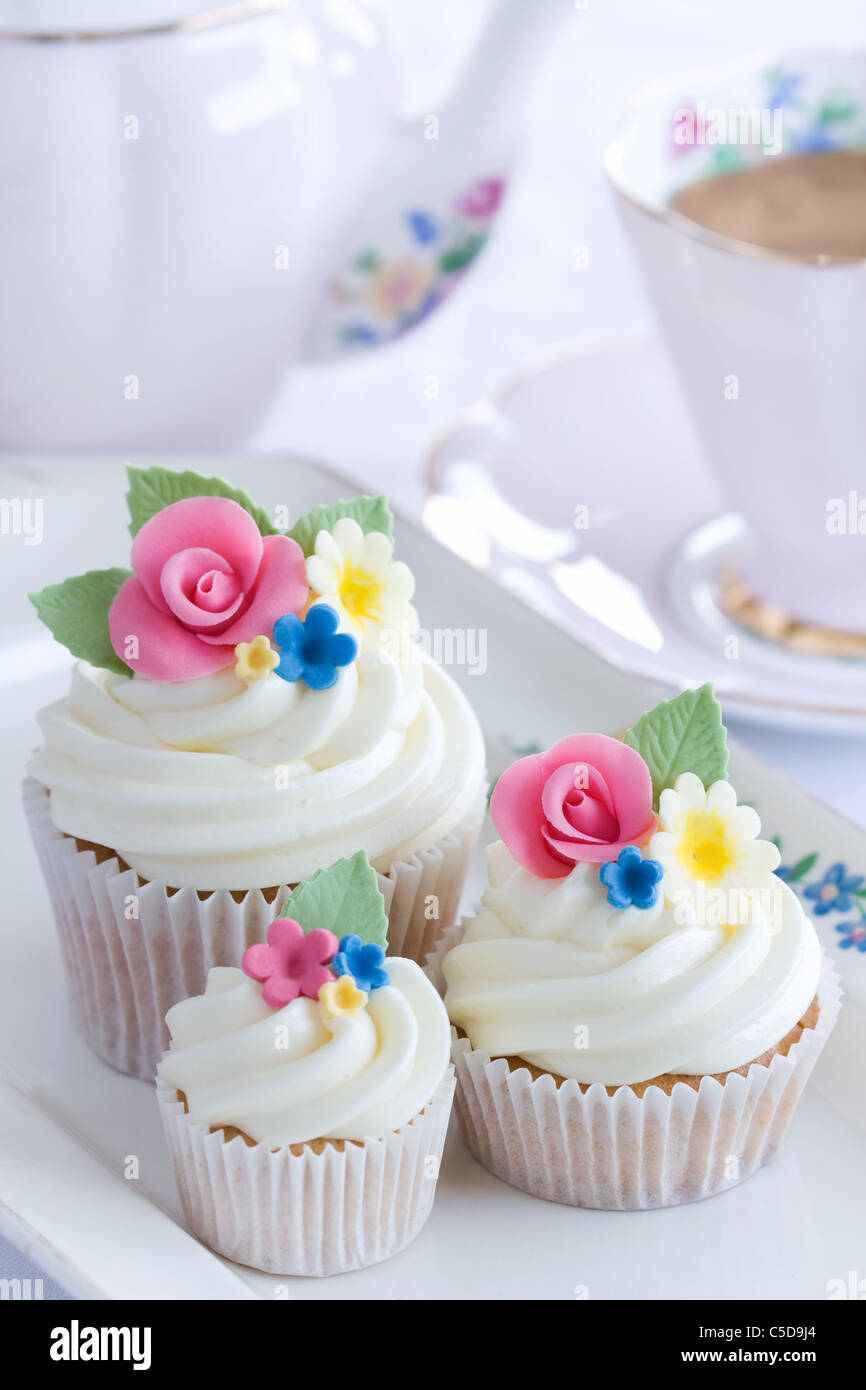 Cupcakes fleurs Banque D'Images
