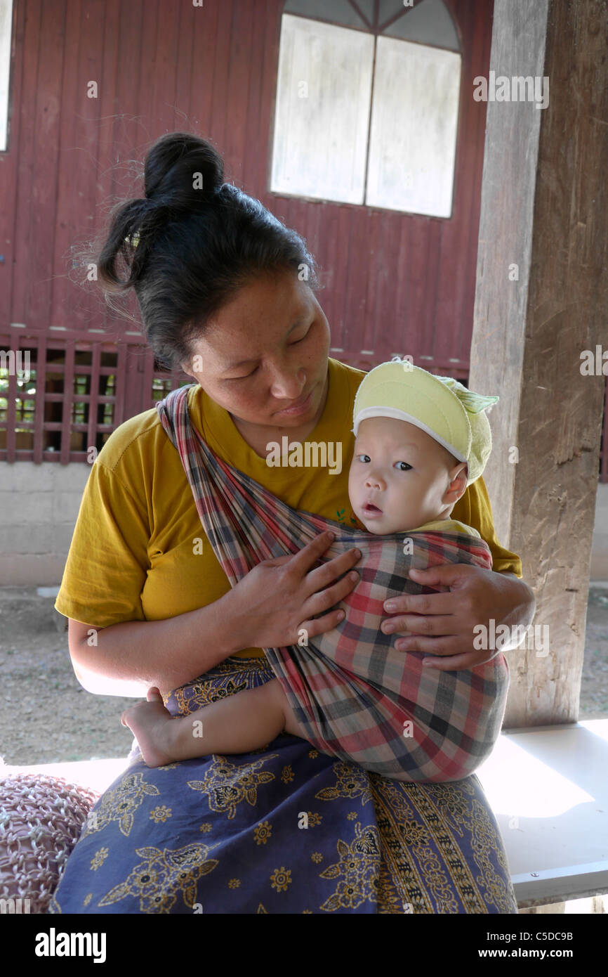 Visite de la Thaïlande pour l'interdiction des Pang Baou, un village Lahu catholique. Lahu Local villageois. Photo par Sean Sprague Banque D'Images
