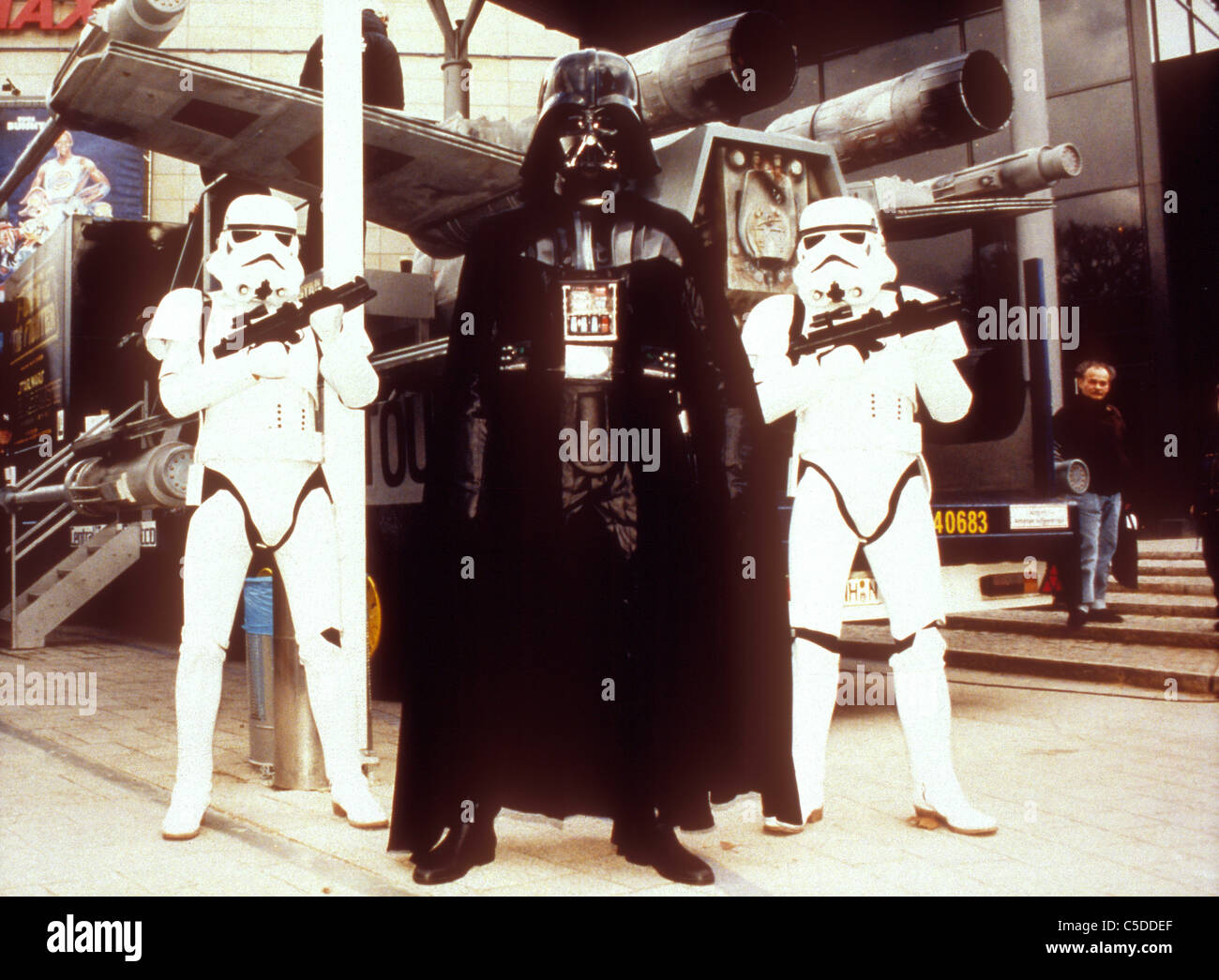 STAR WARS : Episode IV - UN NOUVEL ESPOIR (1977) Star Wars Darth Vader COSTUMES DE MARCHANDISES, les gardes impériaux STW Banque D'Images