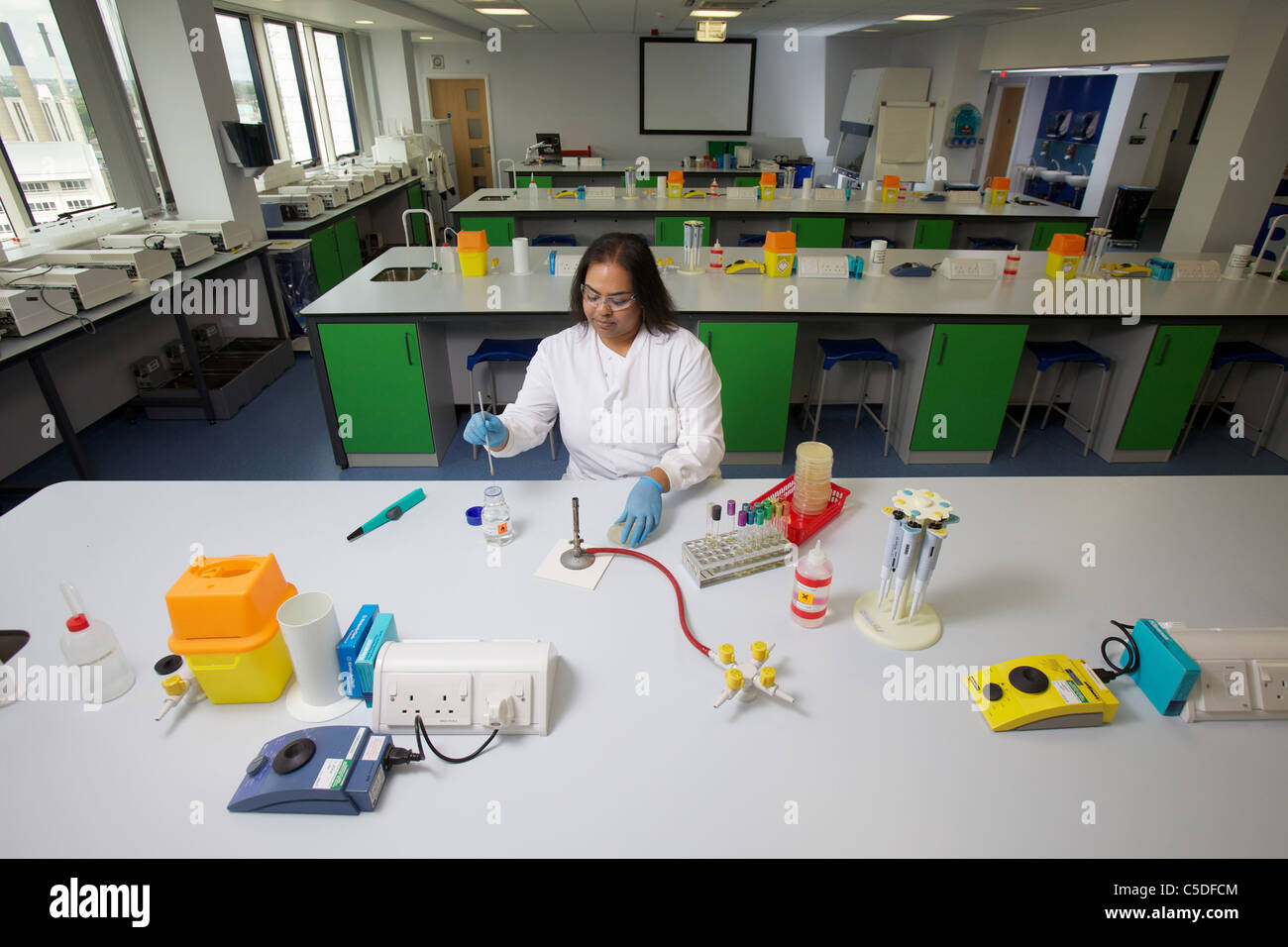 Chimie Jaune Banque d'image et photos Alamy