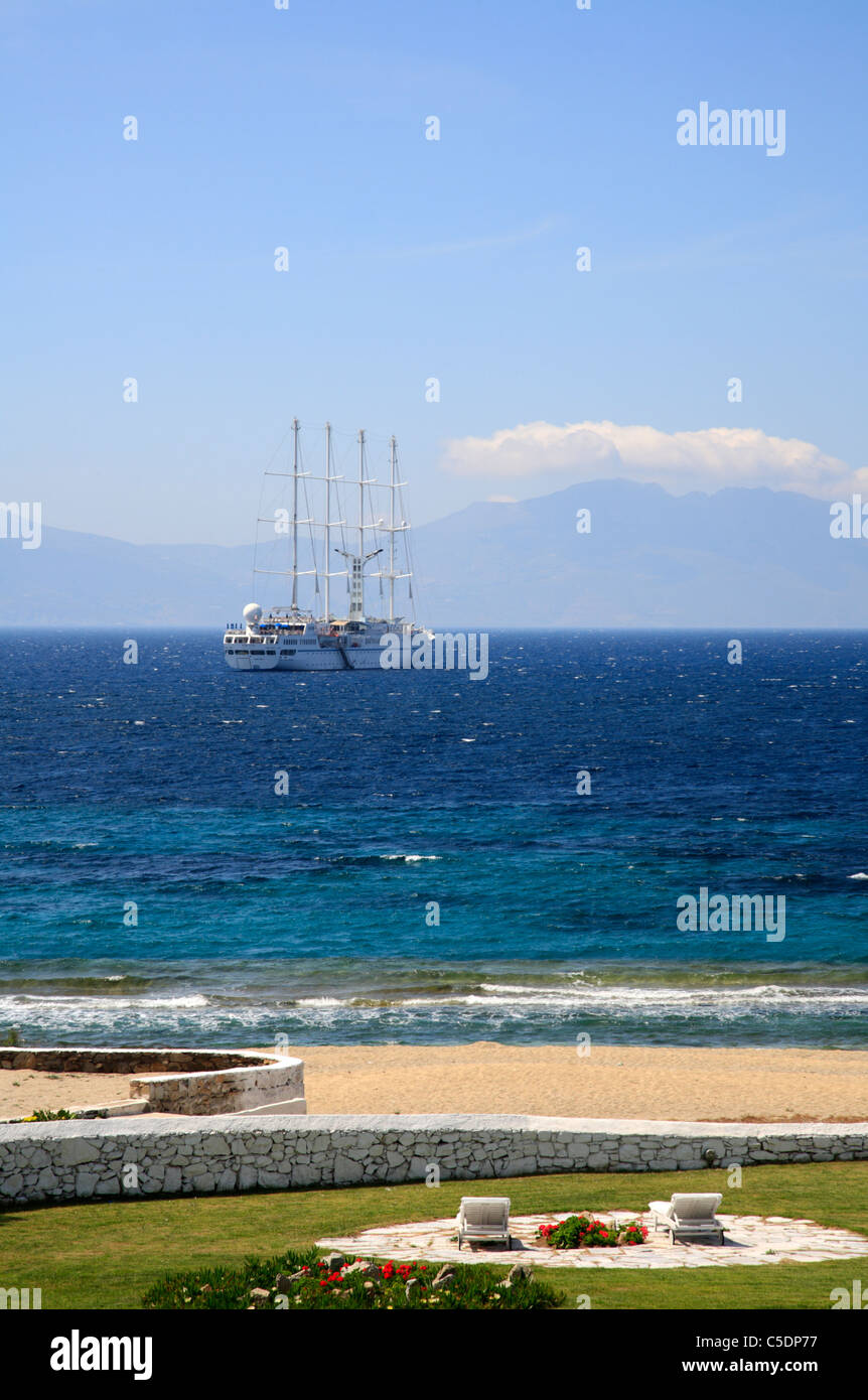 La plage de Megali Ammos Mykonos Cyclades Mer île grecque de l'UE Grèce Union Européenne Europe Banque D'Images