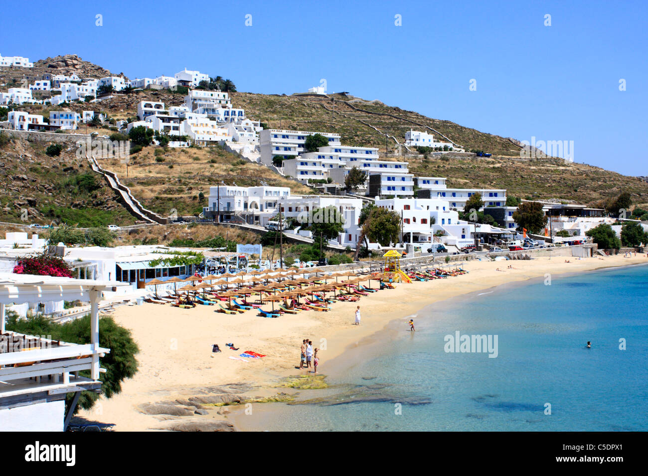 Plage d'Agios Stefanos Cyclades Mykonos Grèce Île de la mer Égée UE ...