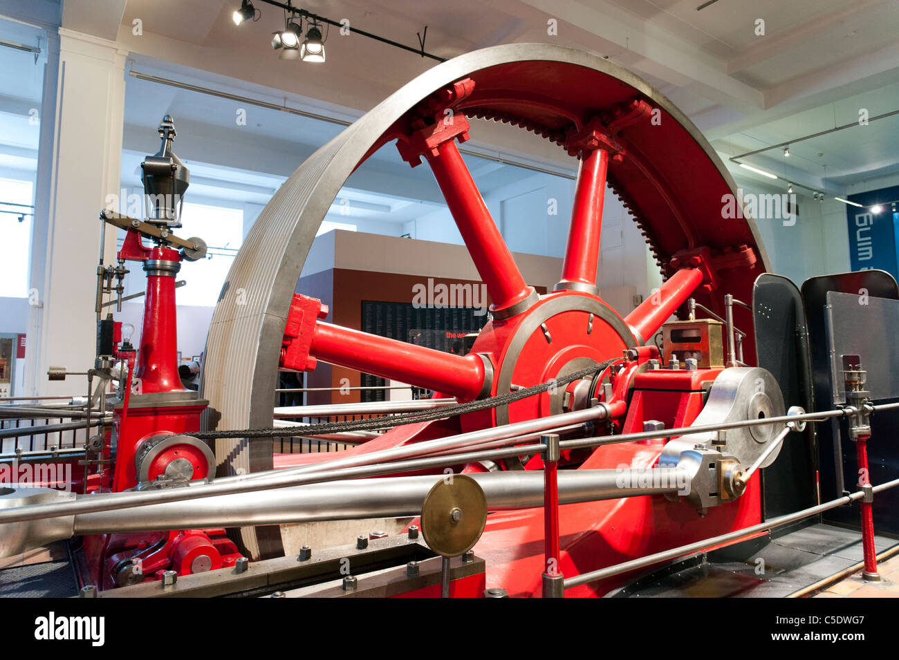 Une usine de moteur dans le hall de l'énergie du Science Museum, Londres, Royaume-Uni Banque D'Images