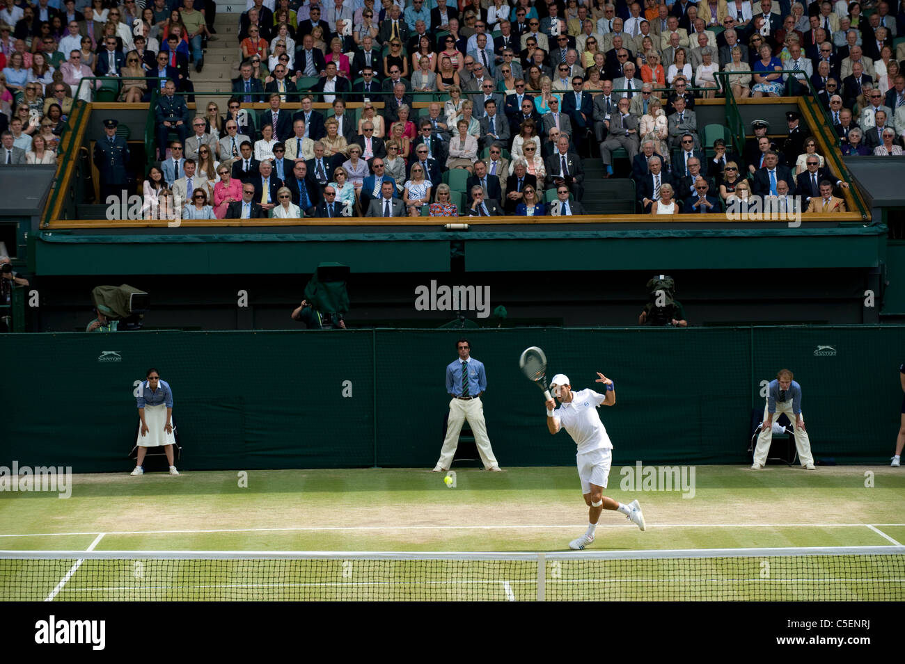 Vue générale du Centre Court lors de la finale du tournoi 2011 au tennis de Wimbledon Banque D'Images
