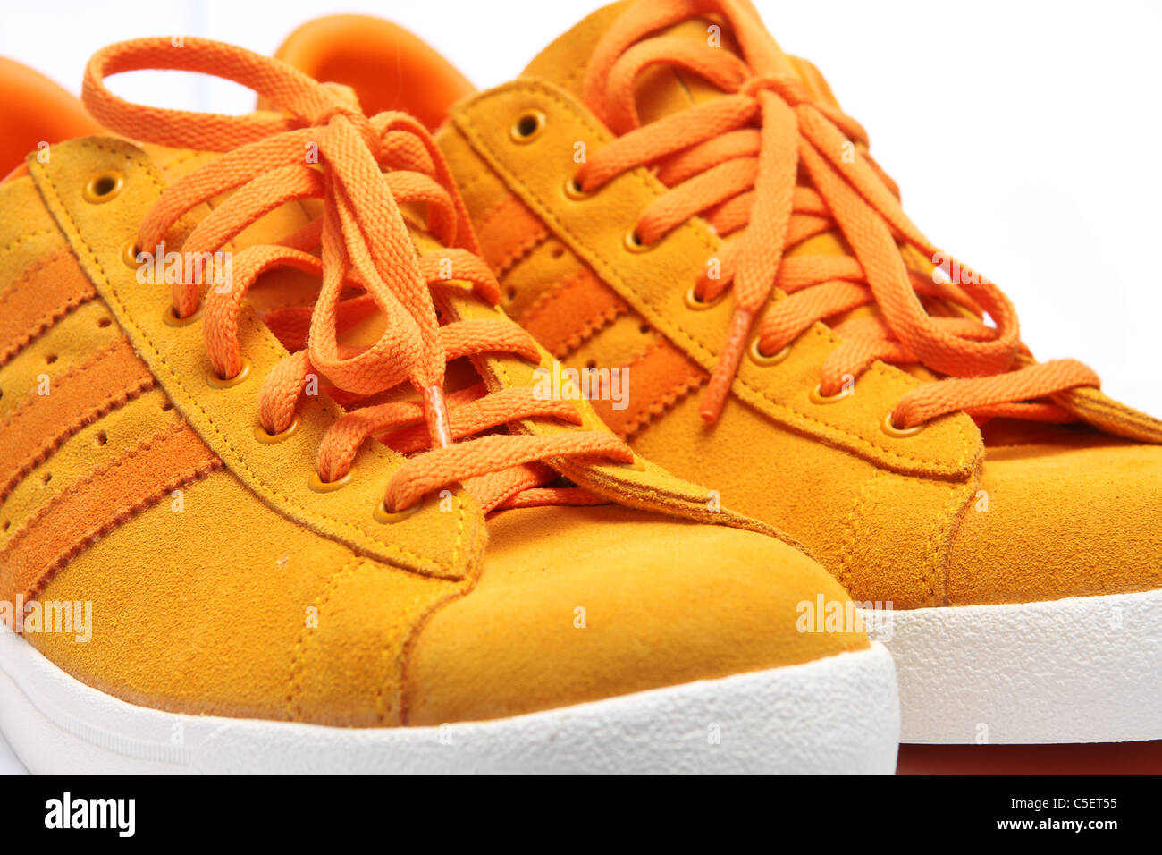Chaussure orange Banque D'Images