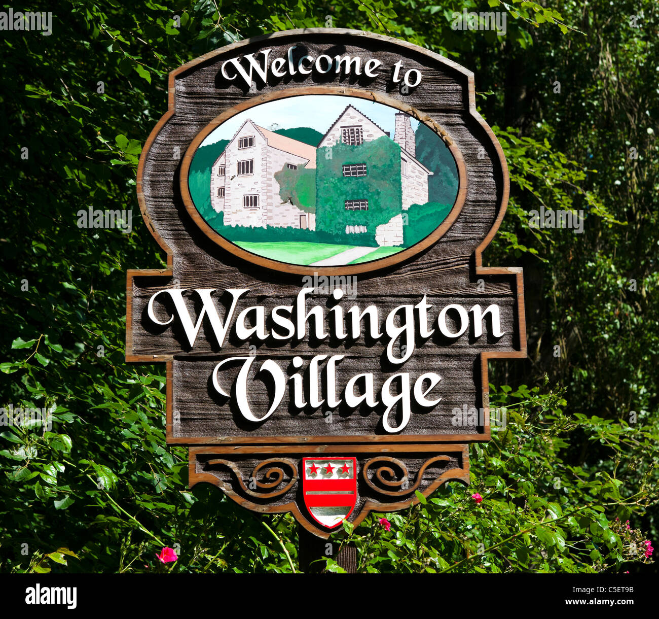 Panneau du Village à Washington, Sunderland (site de la maison ancestrale de la famille du président américain George Washington), Tyne and Wear, Royaume-Uni Banque D'Images