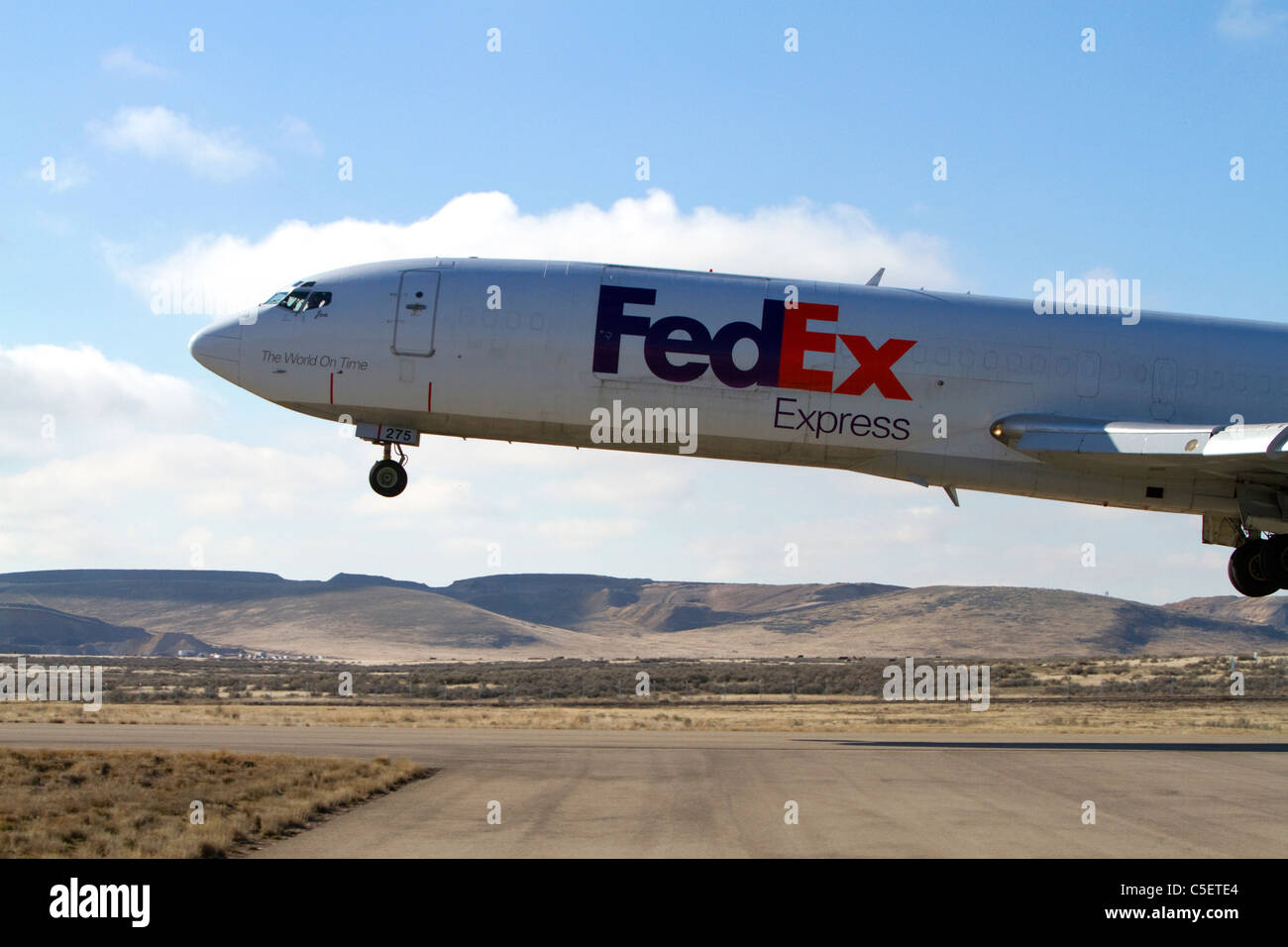 Boeing 727 cargo de FedEx à l'atterrissage à l'aéroport de Boise, Idaho, USA. Banque D'Images