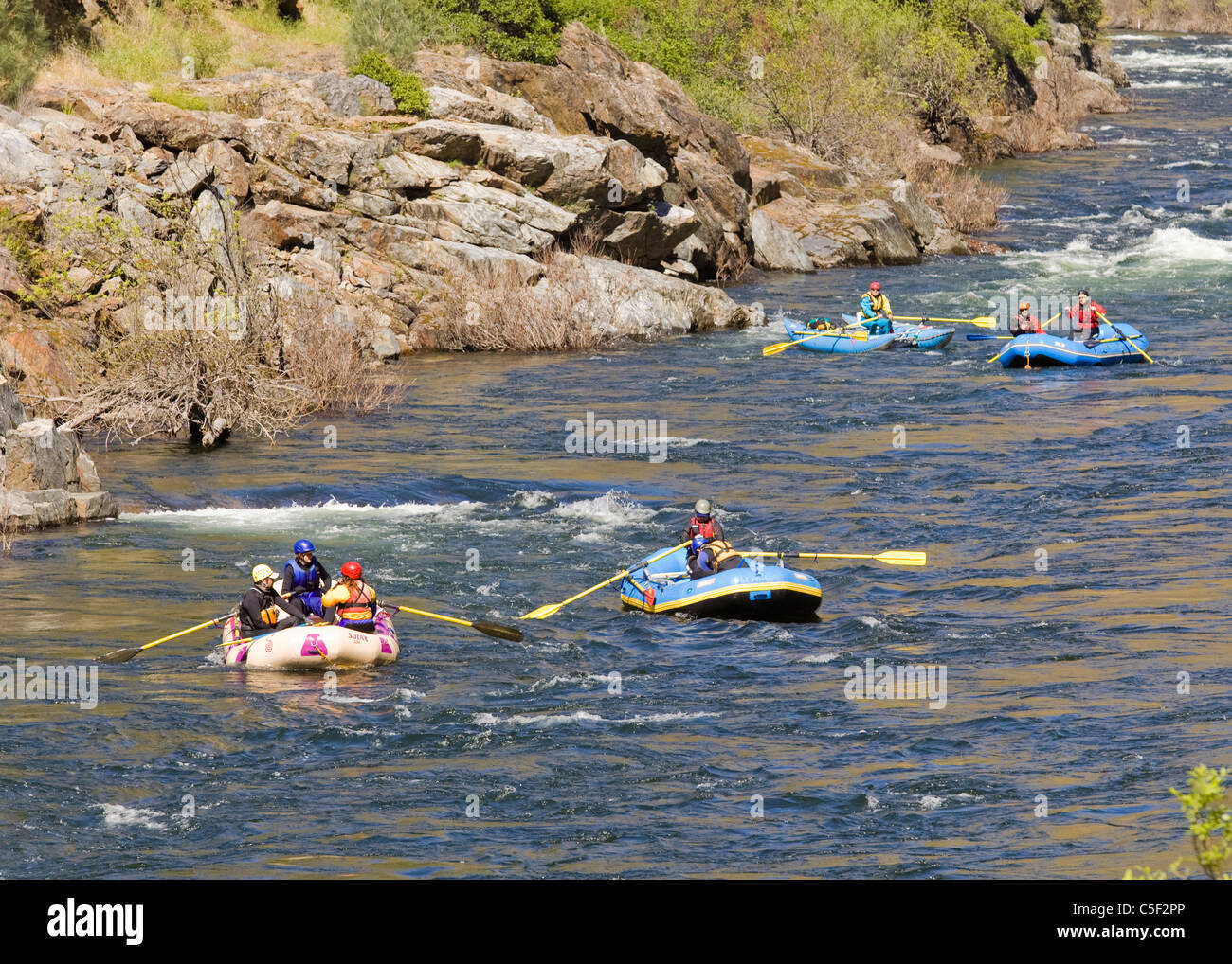 Le rafting sur la rivière Merced Banque D'Images