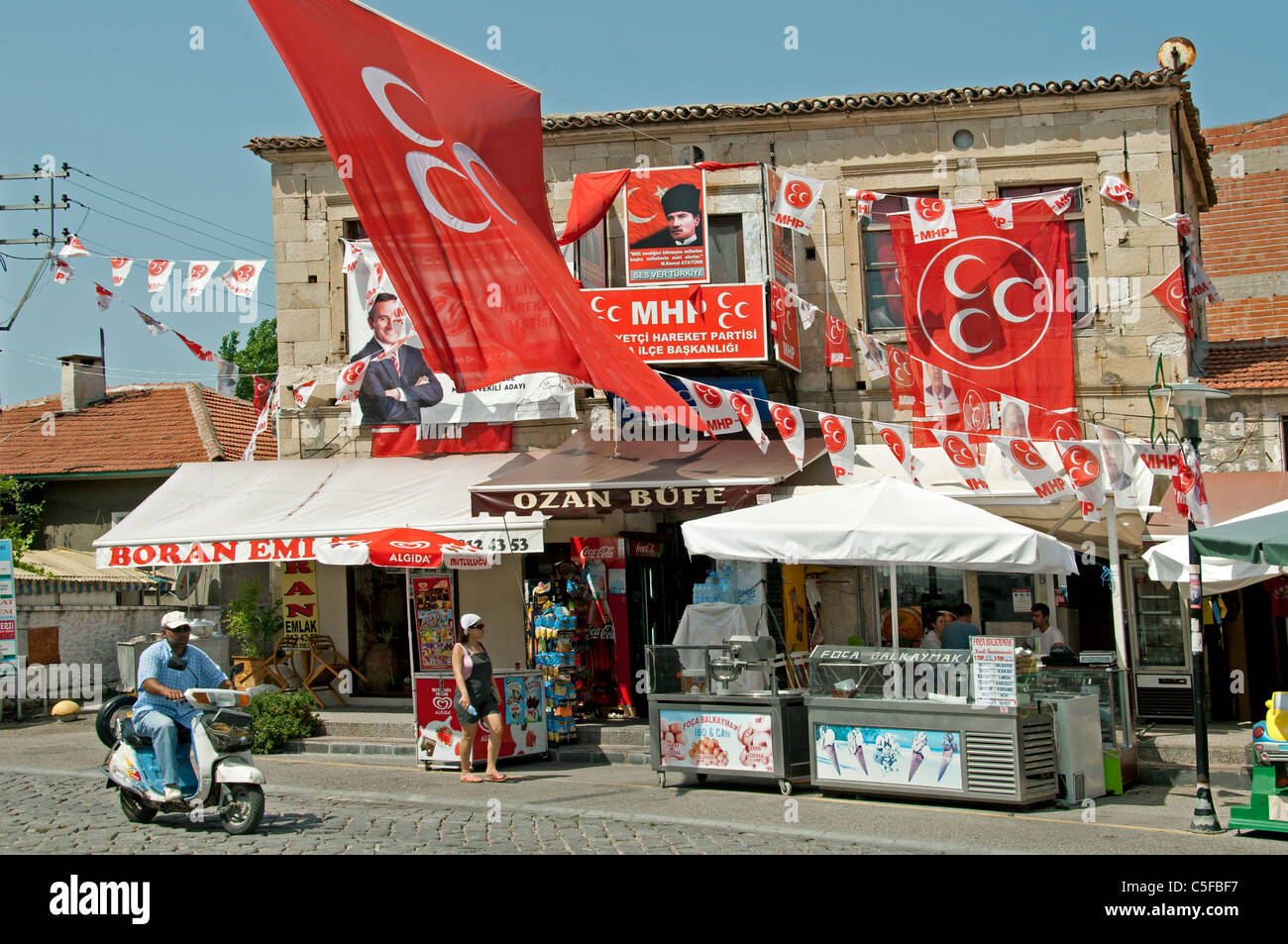 Sondages Sondage Foca Izmir Turquie Port Harbour Restaurant Banque D'Images