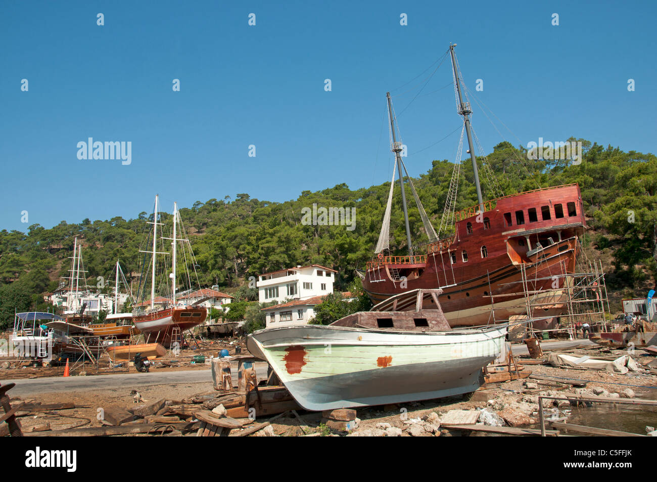 Bateau à voile chantier naval quai Fethiye Turquie Banque D'Images