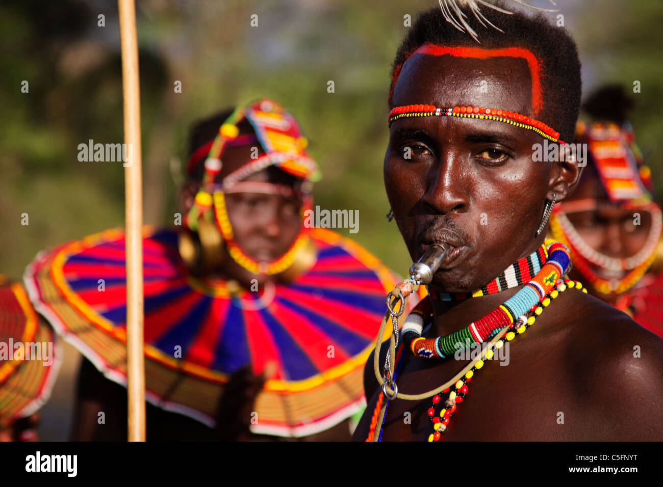 Pokot les gens qui font de la danse traditionnelle. Ils vivent dans l'Ouest et les districts du Kenya Baringo. Banque D'Images