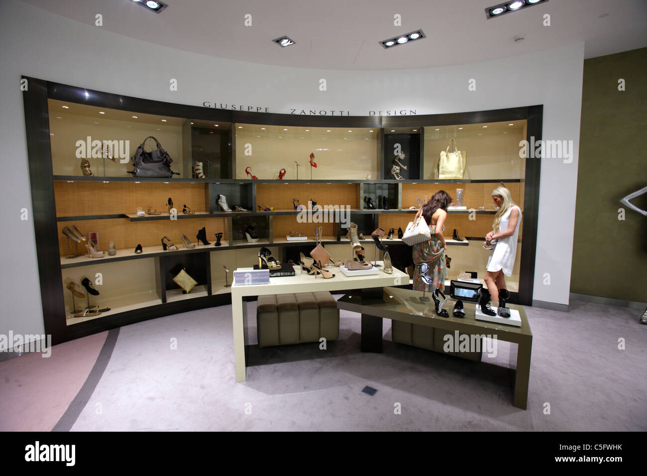 clarks mall of the emirates