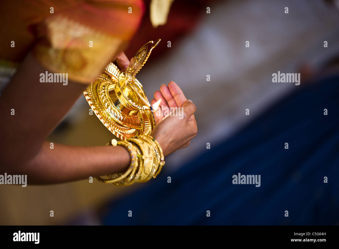 Cérémonie de mariage indien hindou dans un temple Banque D'Images