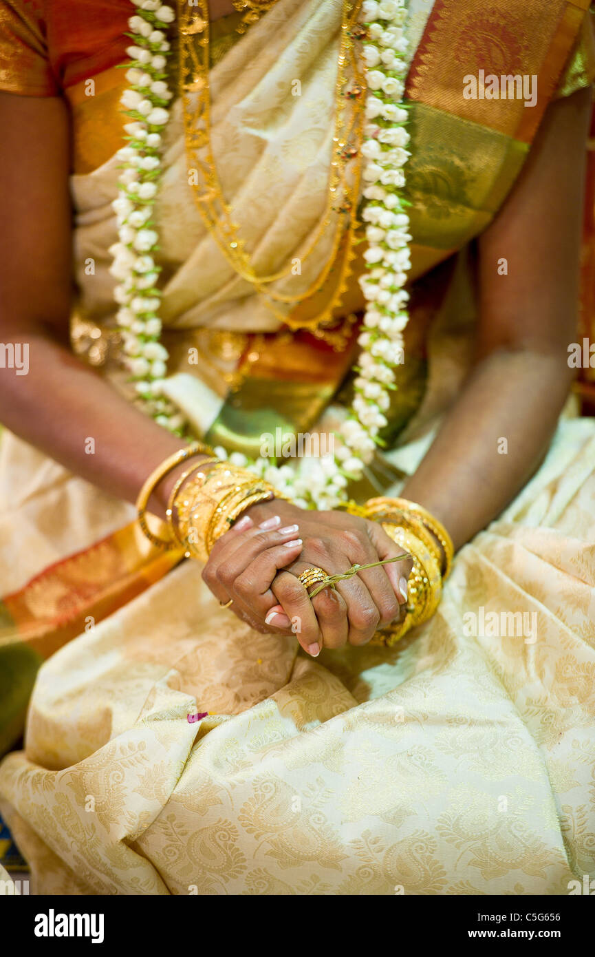 Cérémonie de mariage indien hindou dans un temple Banque D'Images