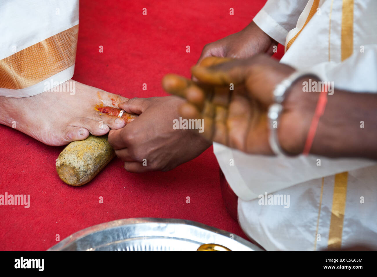 Cérémonie de mariage indien hindou dans un temple Banque D'Images