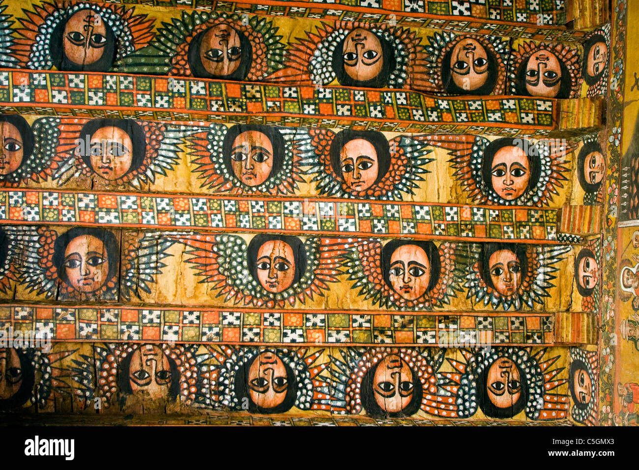 Plafond peint dans l'église de Debre Birhan Sélassié Gonder, Ethiopie Banque D'Images